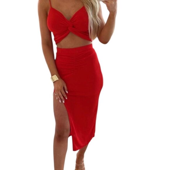 Red velvet two-piece set - crop top and skirt - Picture 1 of 4